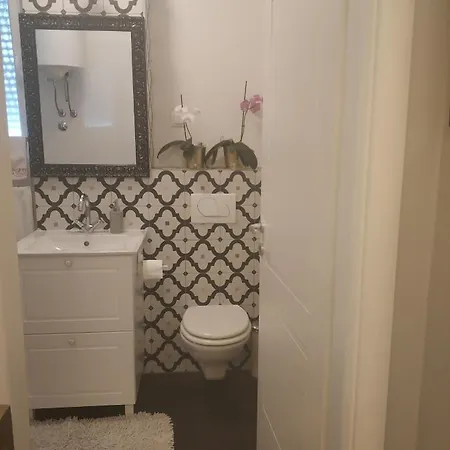 Cosy Room For Two Split